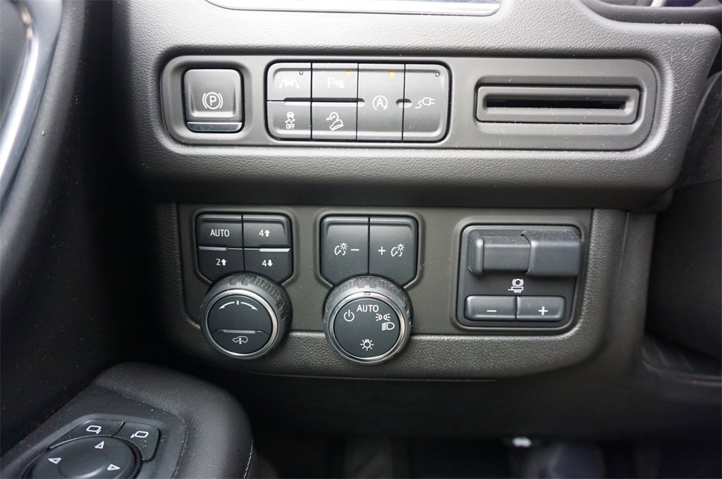 Used 2021 Chevrolet Tahoe Z71 w/ Z71 Off-Road Package image 4