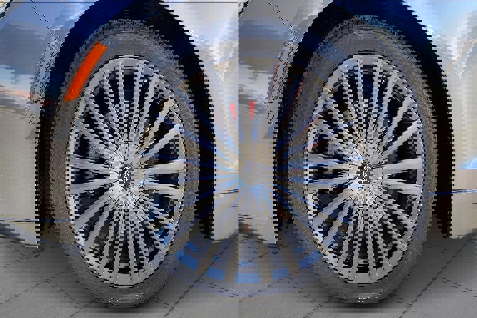 Used 2018 Lincoln MKZ Reserve w/ Technology Package image 11