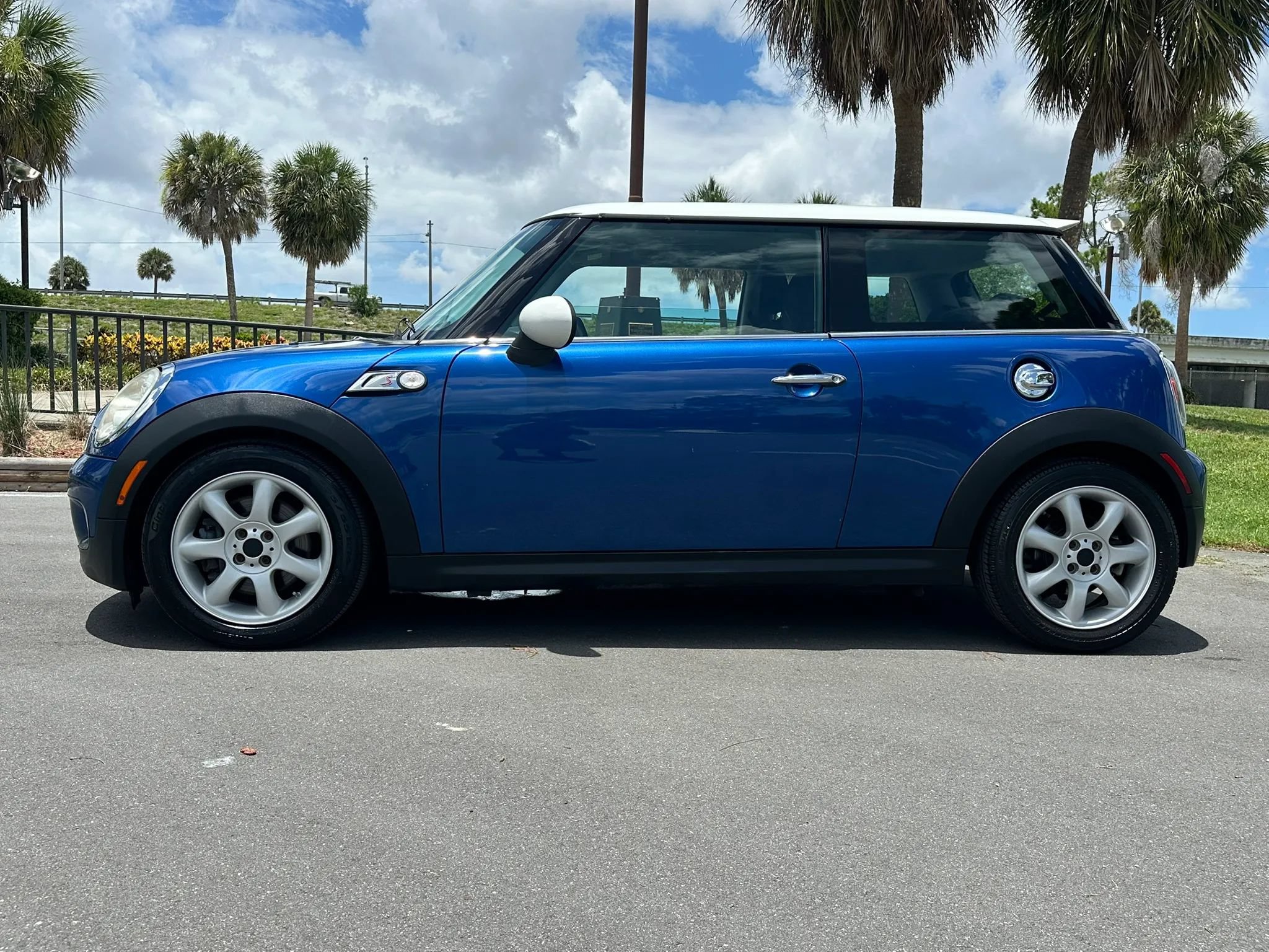 Used 2009 MINI Cooper S FWD image 48