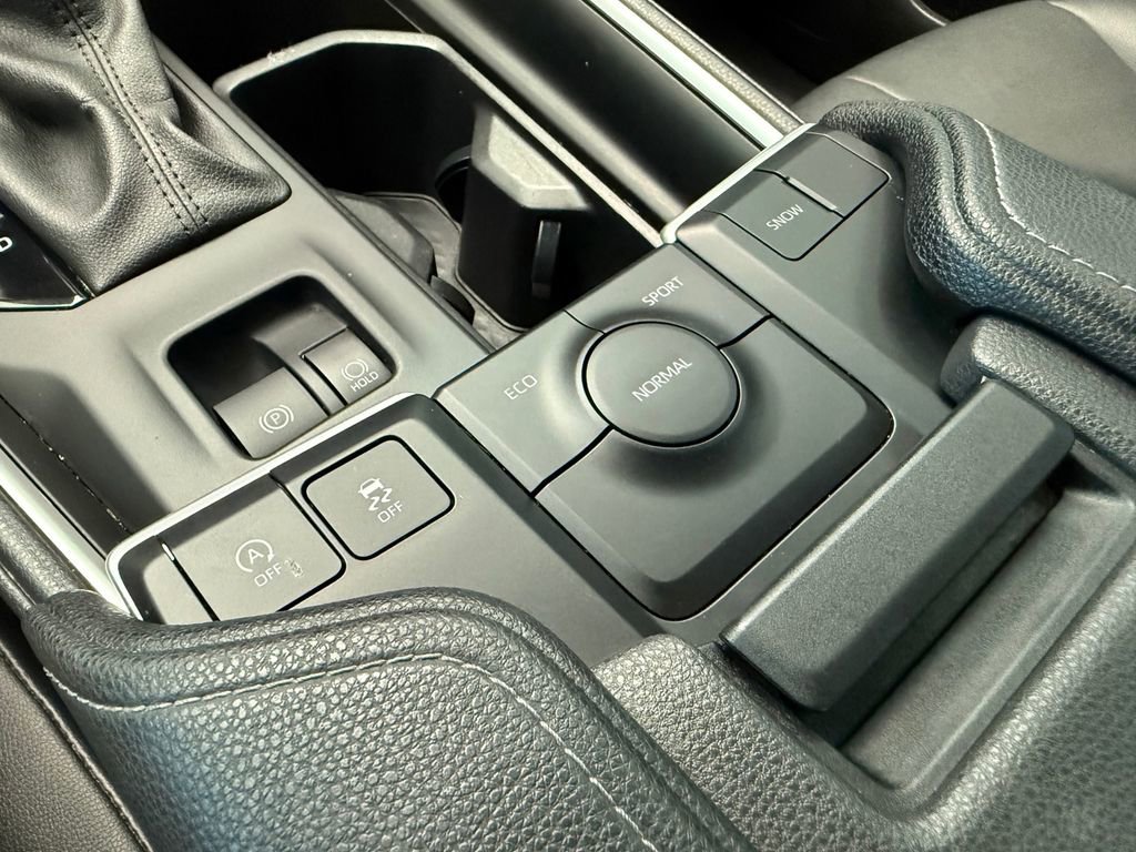 Used 2024 Toyota Grand Highlander XLE image 25