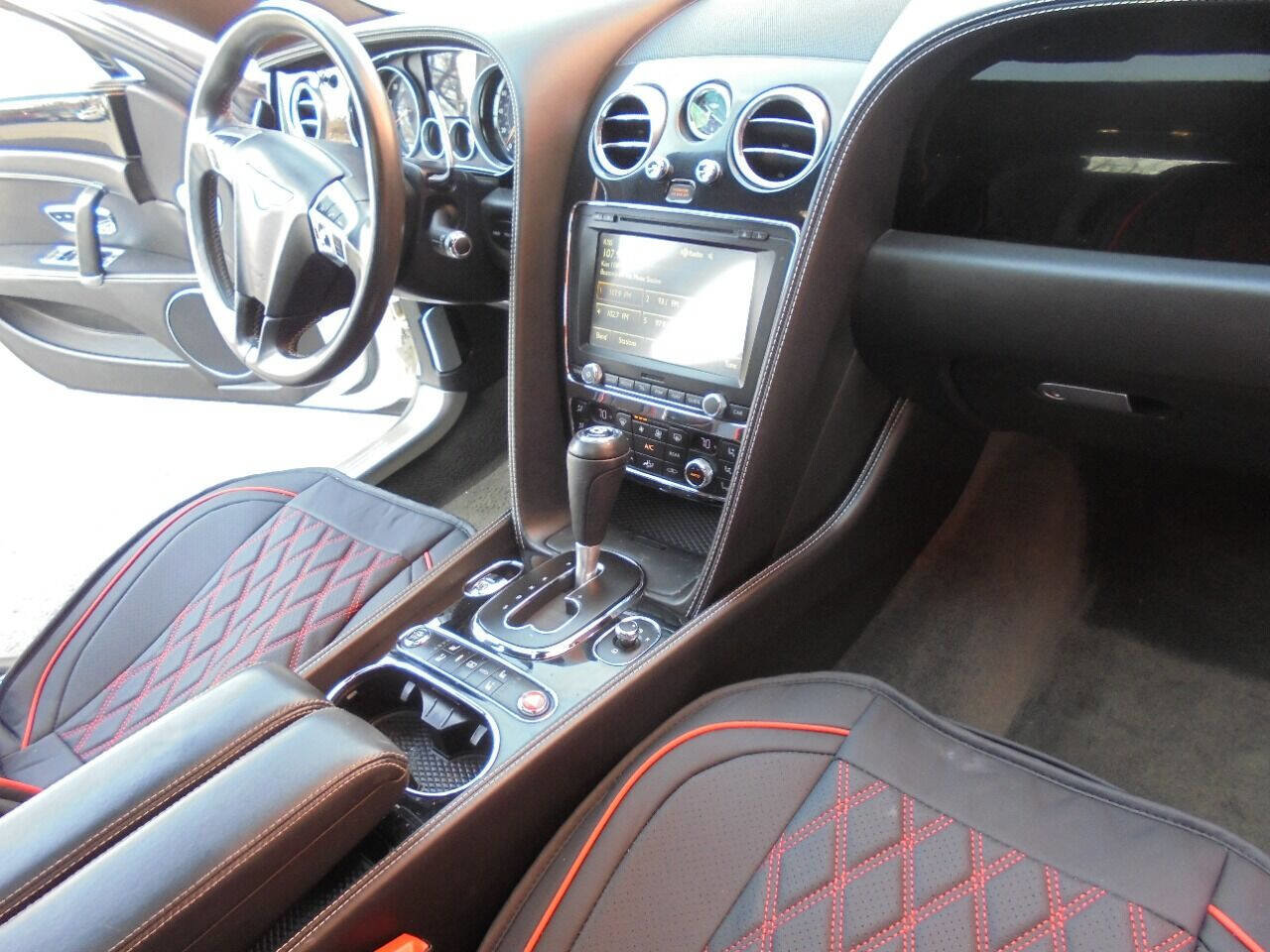 Used 2016 Bentley Flying Spur V8 image 13