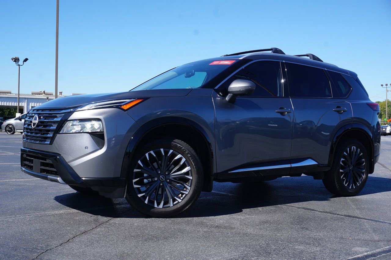 Certified 2025 Nissan Rogue Platinum w/ Platinum Premium Package image 1