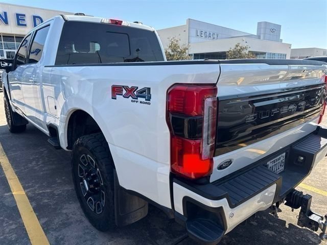 Used 2025 Ford F250 Platinum w/ FX4 Off-Road Package AWD/4WD image 16