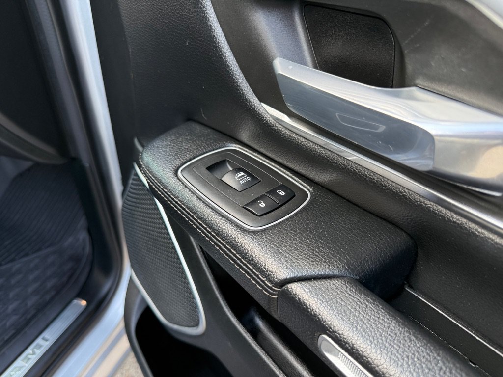 Used 2020 RAM 1500 Laramie w/ Sport Appearance Package AWD/4WD image 31