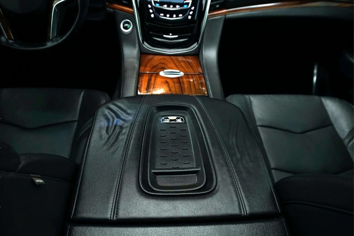 Used 2015 Cadillac Escalade ESV Luxury AWD/4WD image 28