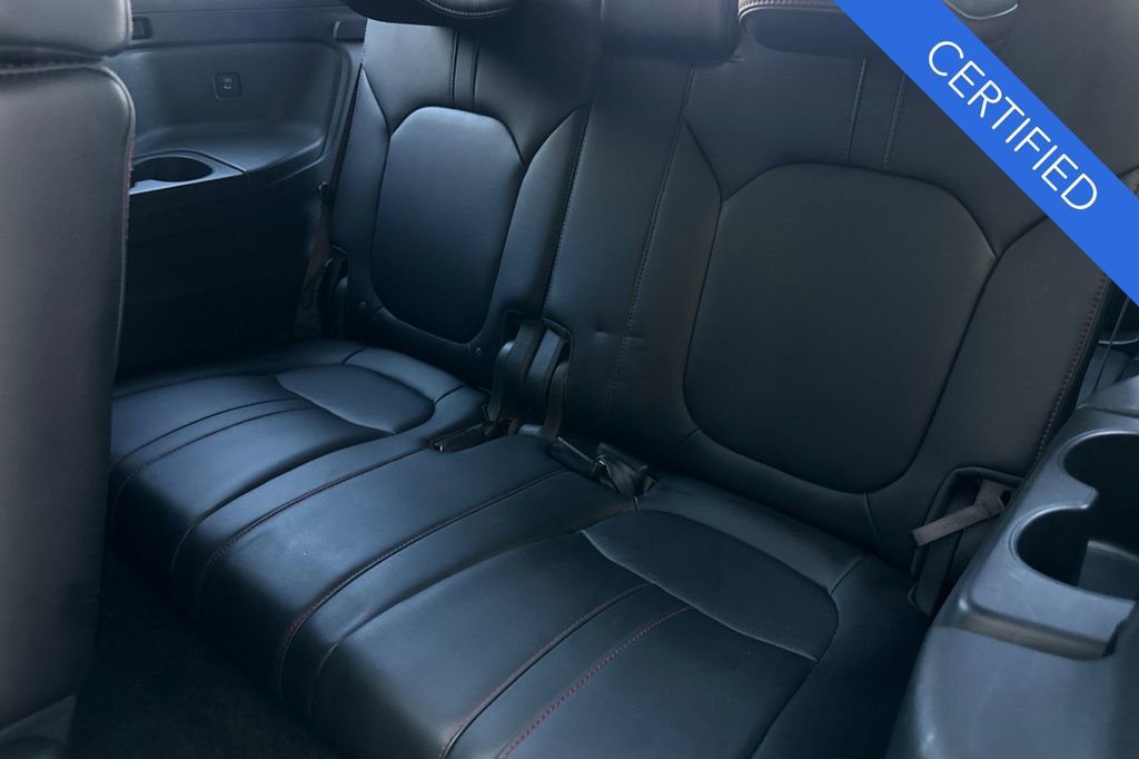 Certified 2025 Honda Pilot Black Edition image 17