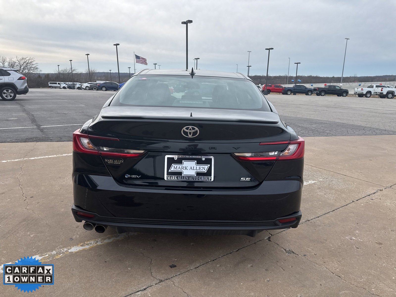 Used 2025 Toyota Camry SE image 4