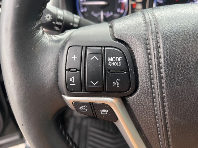 Used 2014 Toyota Highlander Limited Platinum AWD/4WD image 33