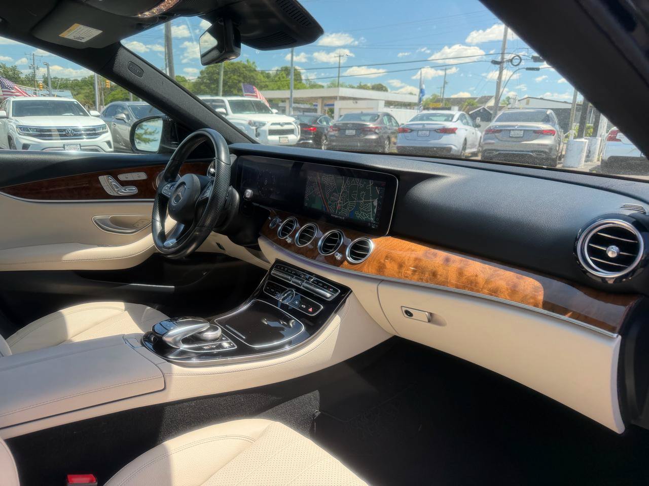 Used 2018 Mercedes-Benz E 300 4MATIC image 23