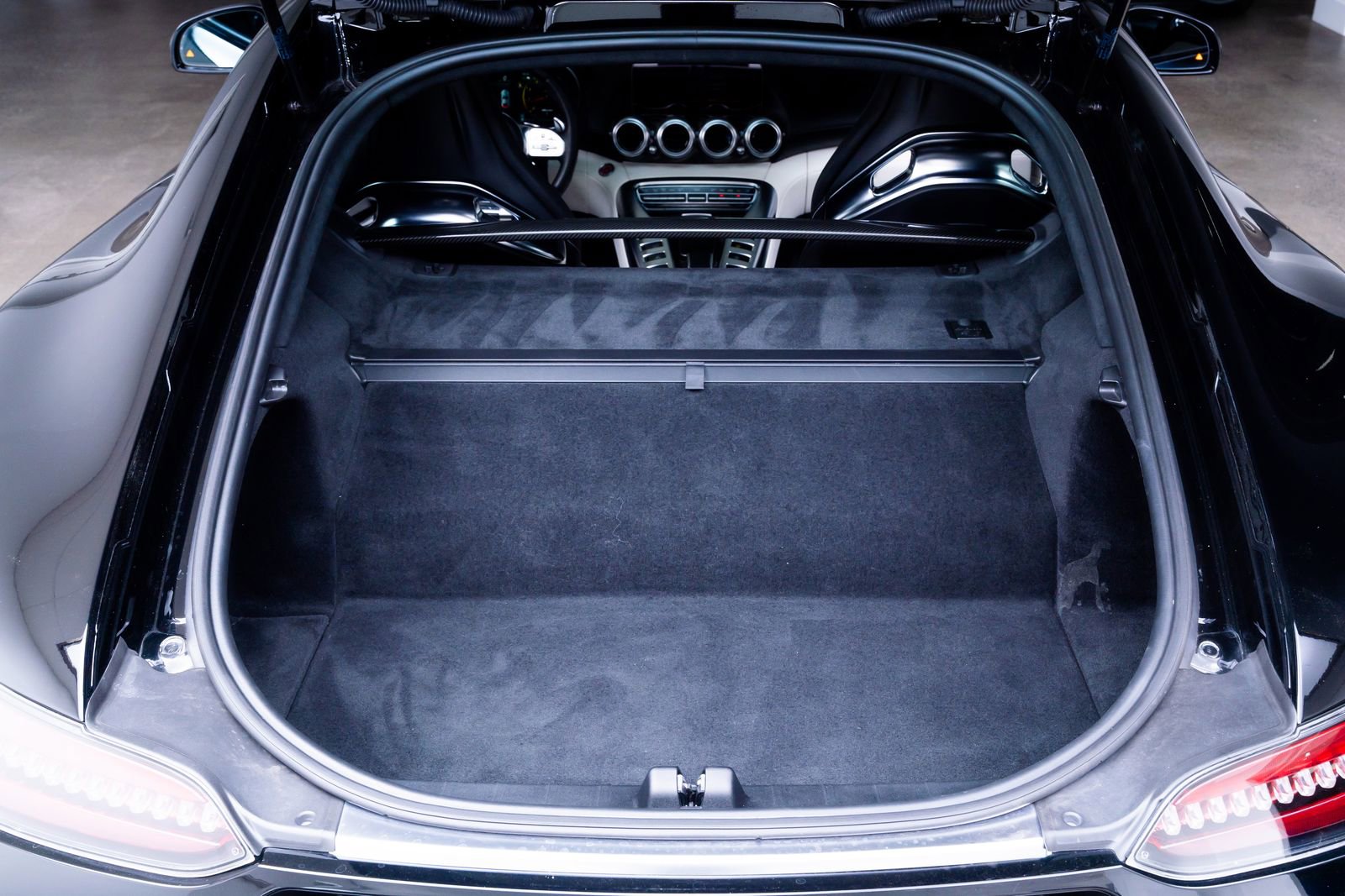 Used 2020 Mercedes-Benz AMG GT C image 9