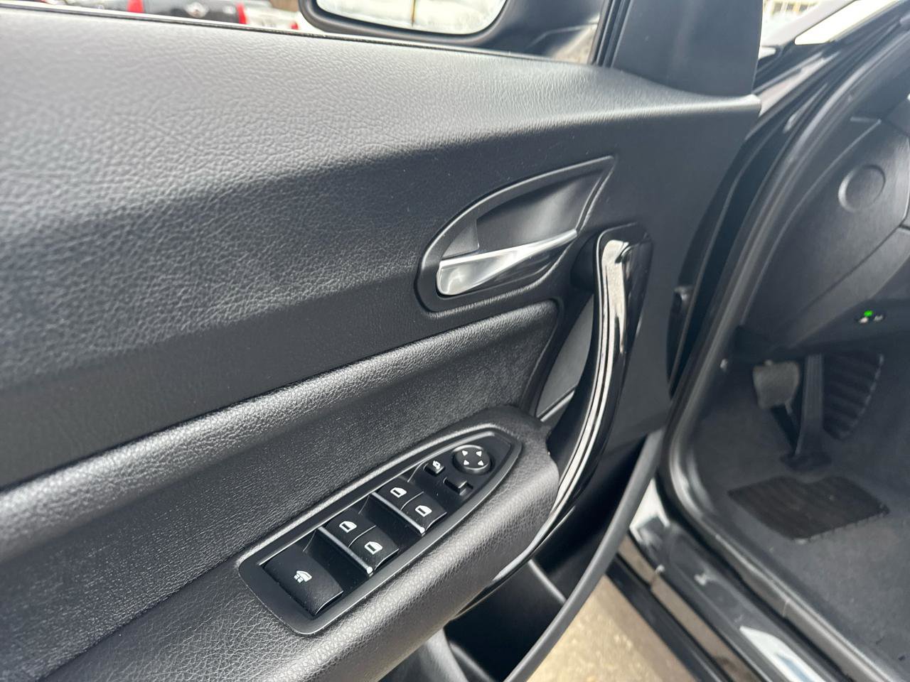 Used 2018 BMW 230i xDrive Convertible image 23