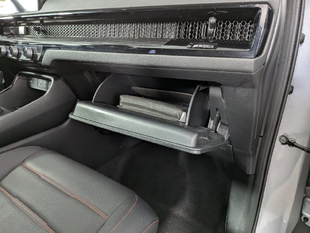 Used 2025 Honda CR-V Sport Touring image 34
