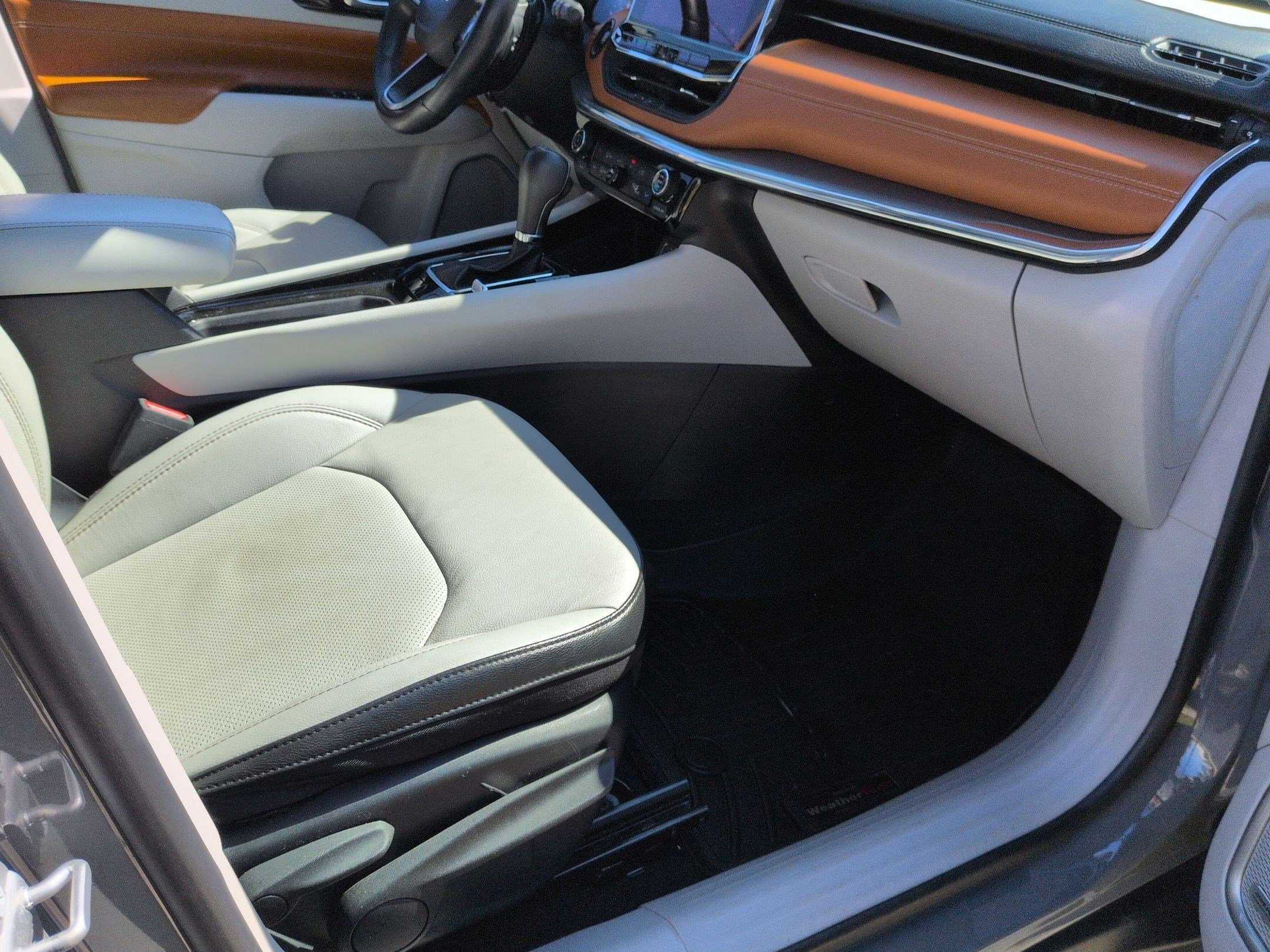 Used 2022 Jeep Compass Limited w/ Sun and Sound Group image 21