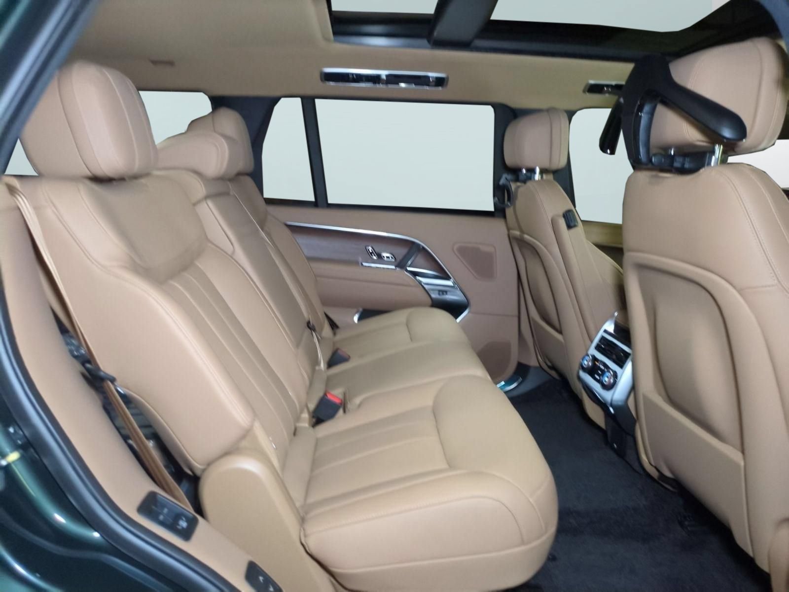New 2026 Land Rover Range Rover Long Wheelbase SE AWD/4WD image 29