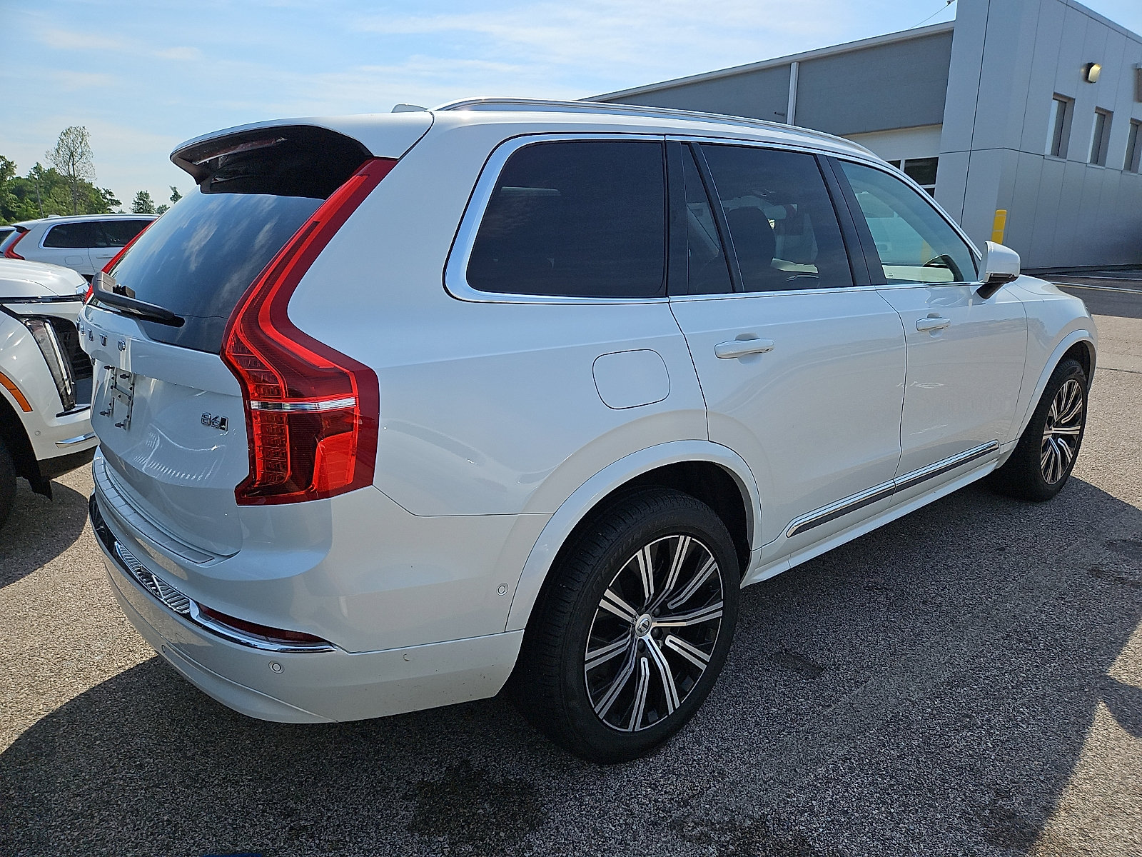 Used 2024 Volvo XC90 B6 Plus w/ Protection Package Premier AWD/4WD image 7
