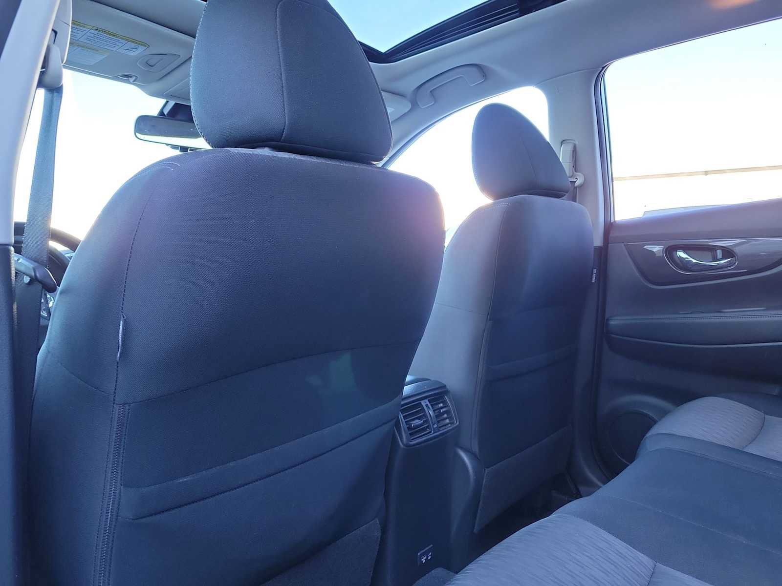 Used 2020 Nissan Rogue SV w/ Sun & Sound Touring Package image 17