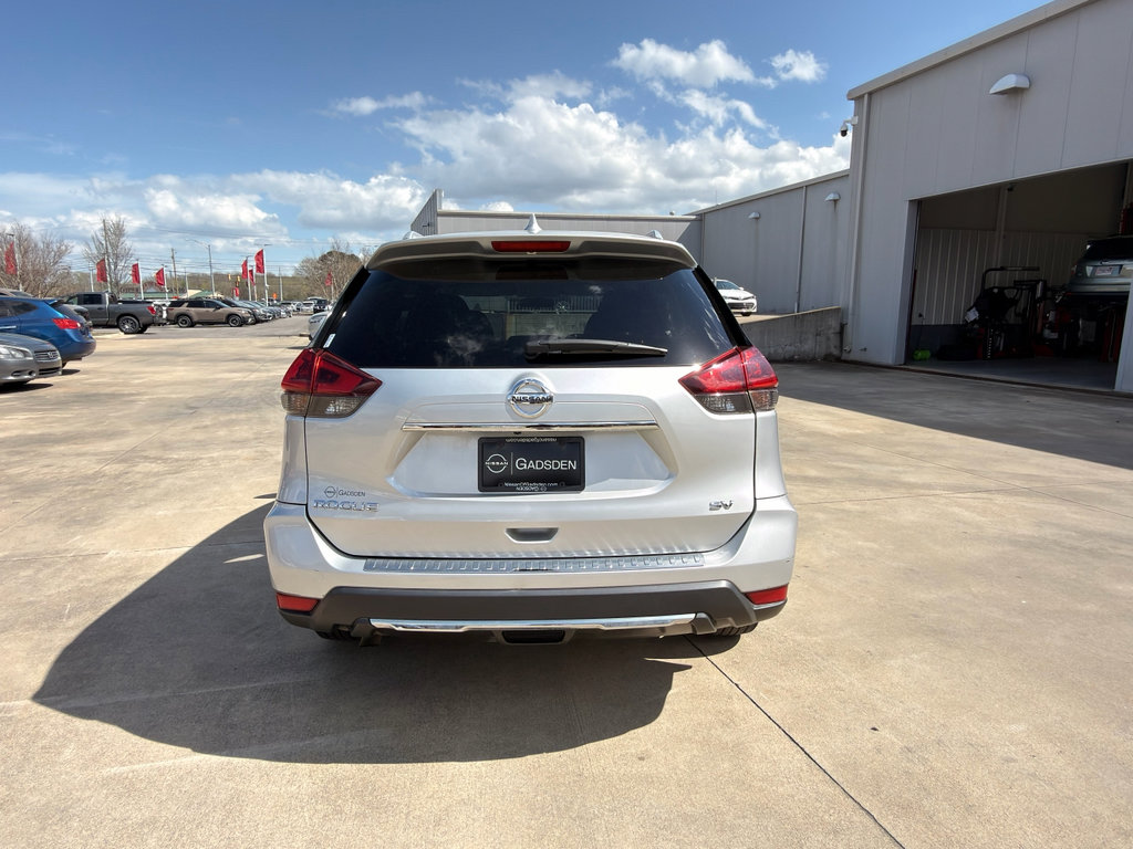Used 2018 Nissan Rogue SV w/ Premium Package image 4