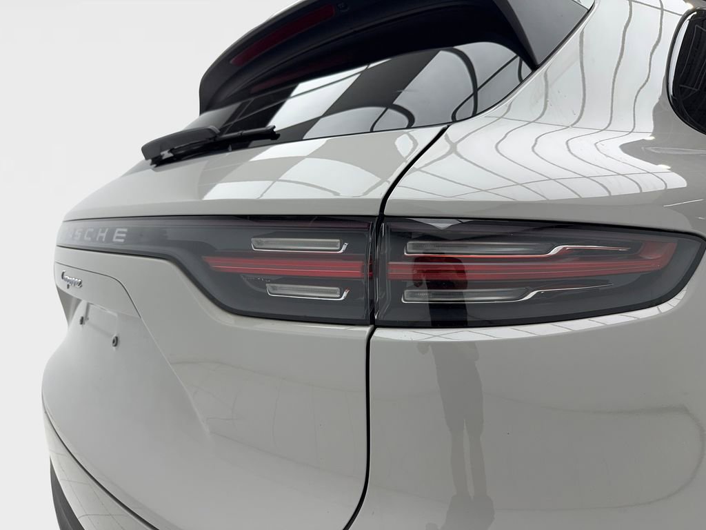 Used 2022 Porsche Cayenne image 7