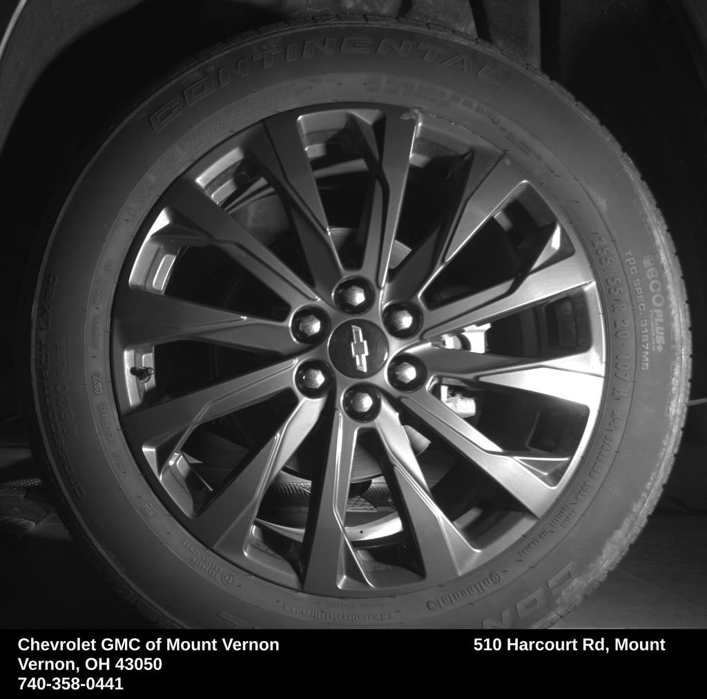Used 2022 Chevrolet Traverse RS FWD image 16