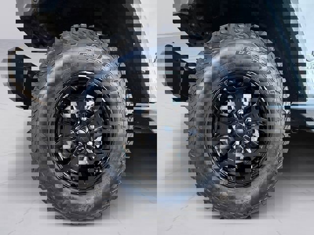 Used 2023 Jeep Gladiator Willys image 9