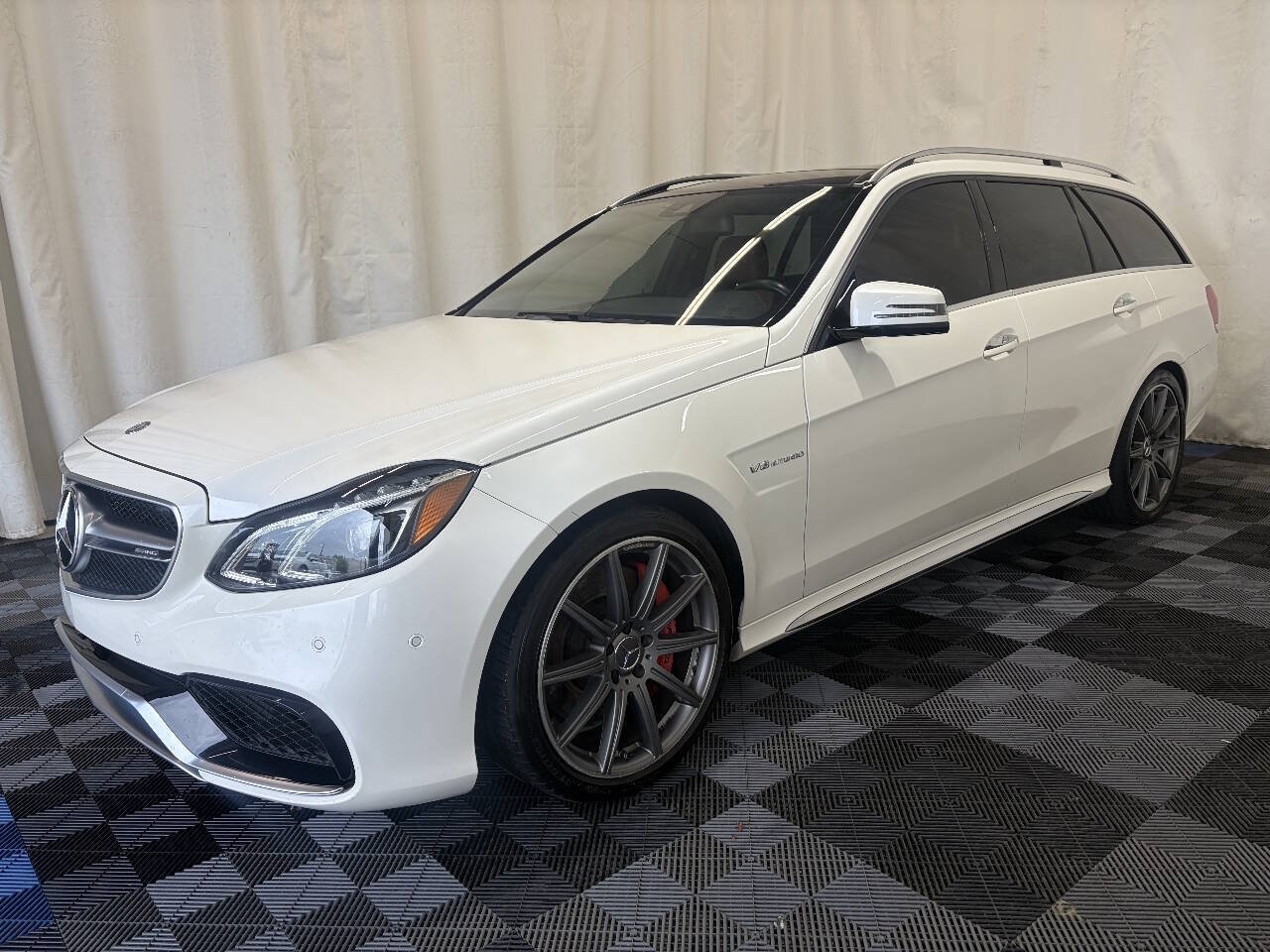 Used 2014 Mercedes-Benz E 63 AMG S-Model image 2