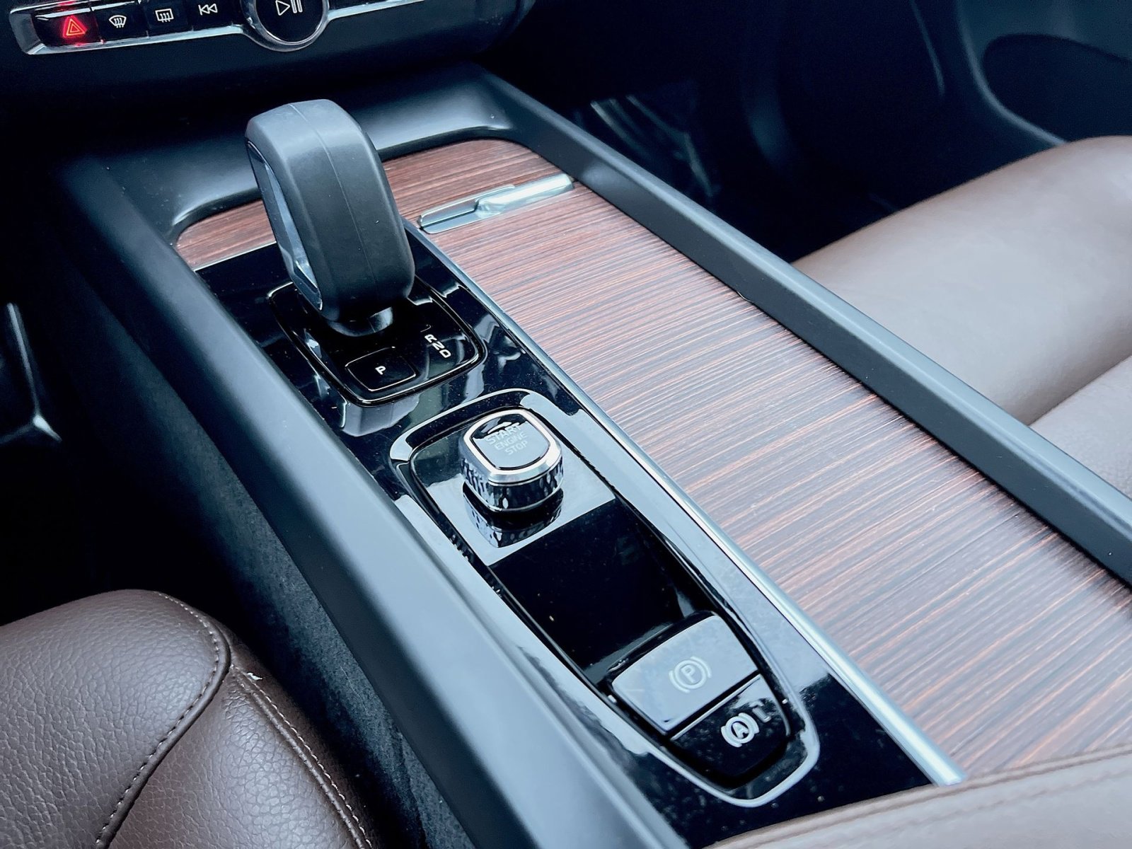 Used 2023 Volvo XC60 B5 Plus w/ Climate Package image 22