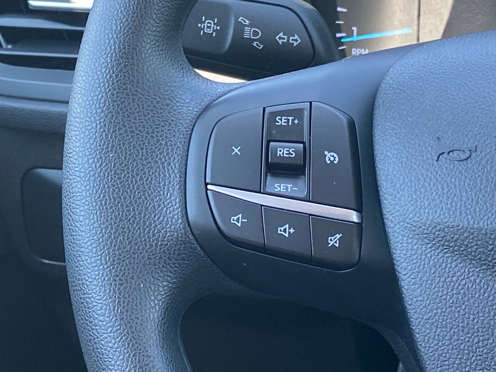 Used 2022 Ford Escape S AWD/4WD image 9