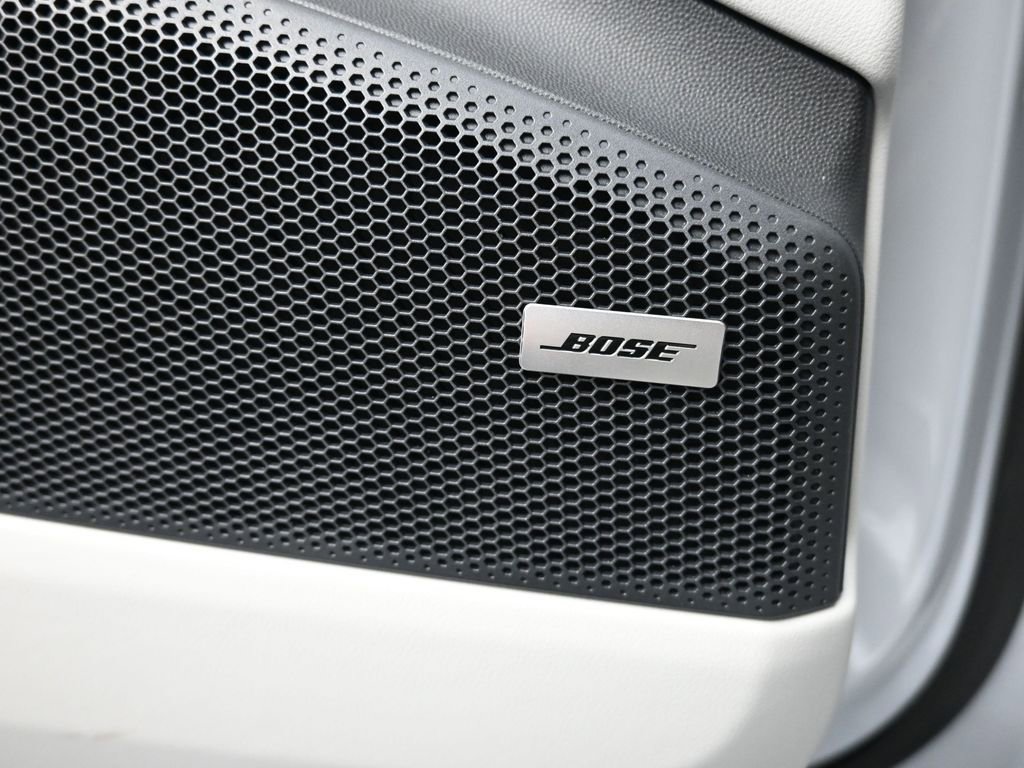 Certified 2025 Porsche Macan Electric image 24