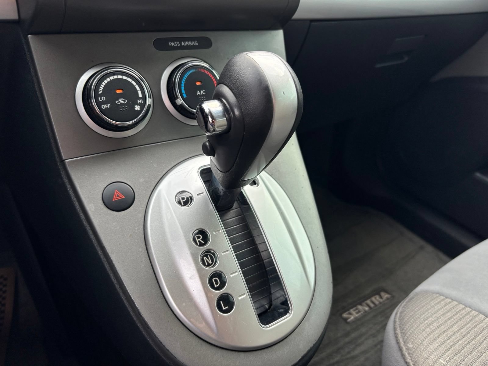 Used 2012 Nissan Sentra 2.0 SR FWD image 26