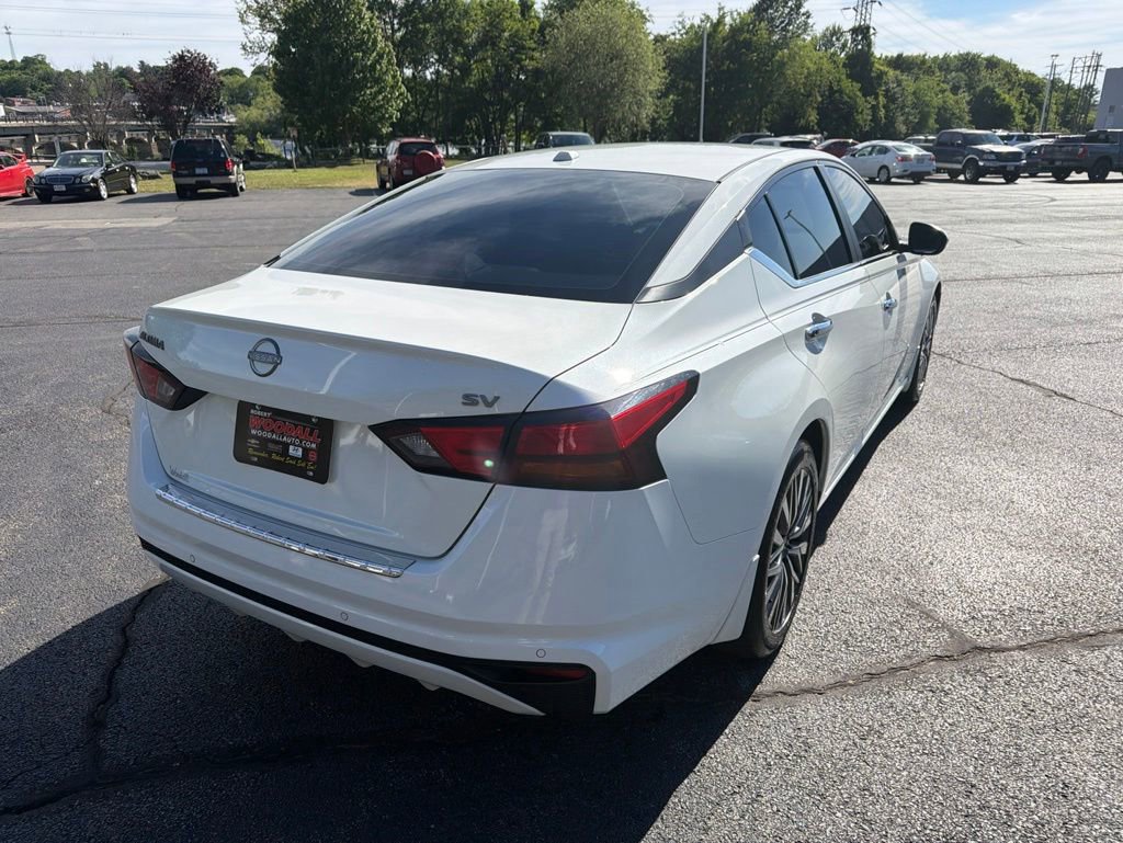 Used 2023 Nissan Altima 2.5 SV FWD image 7