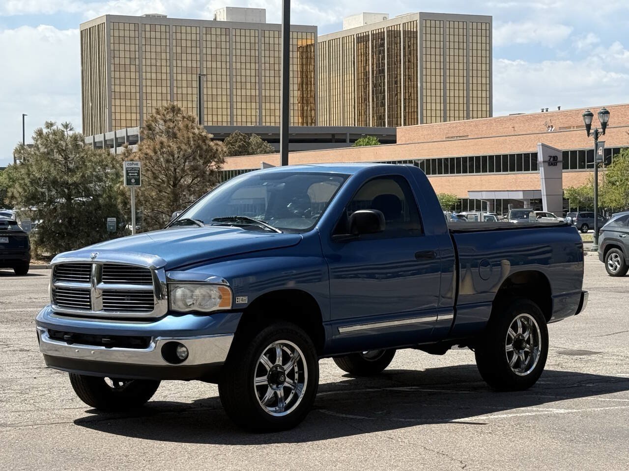 Used 2005 Dodge Ram 1500 Truck SLT w/ Trailer Tow Group AWD/4WD image 1