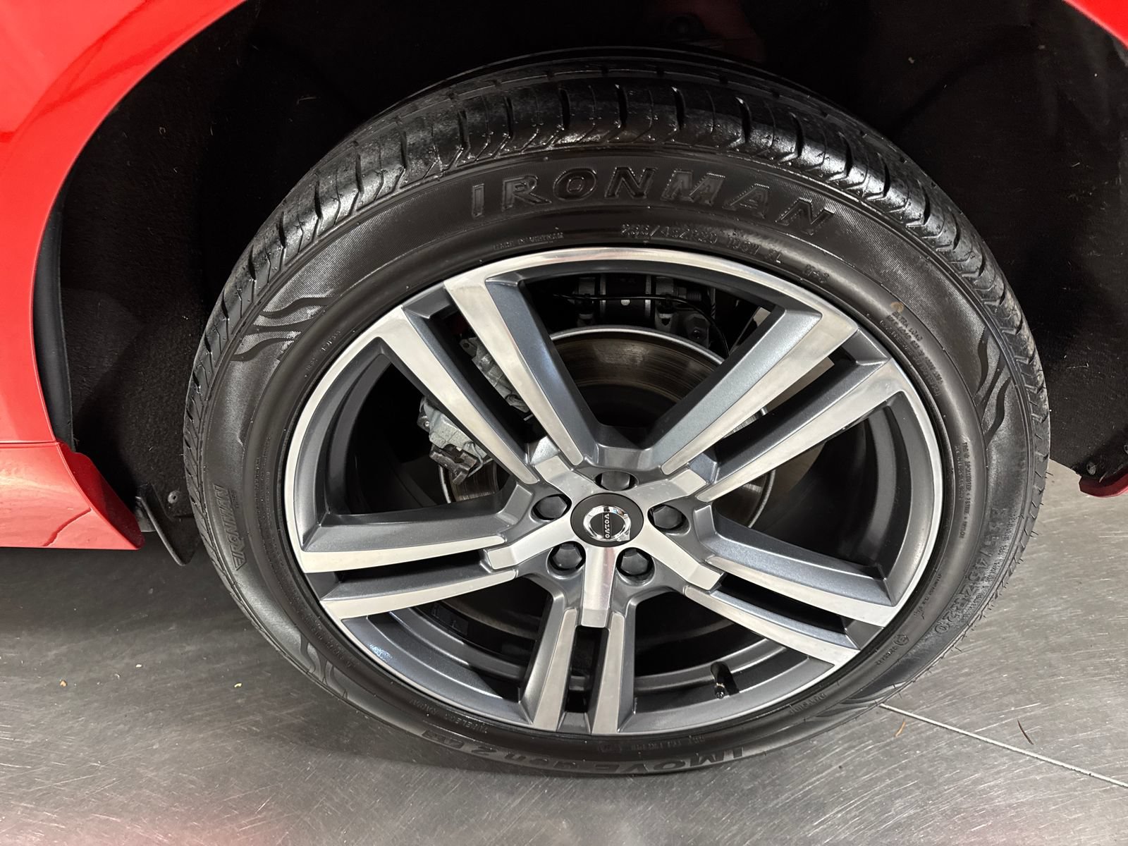 Used 2021 Volvo XC60 T5 Momentum w/ Advanced Package AWD/4WD image 12