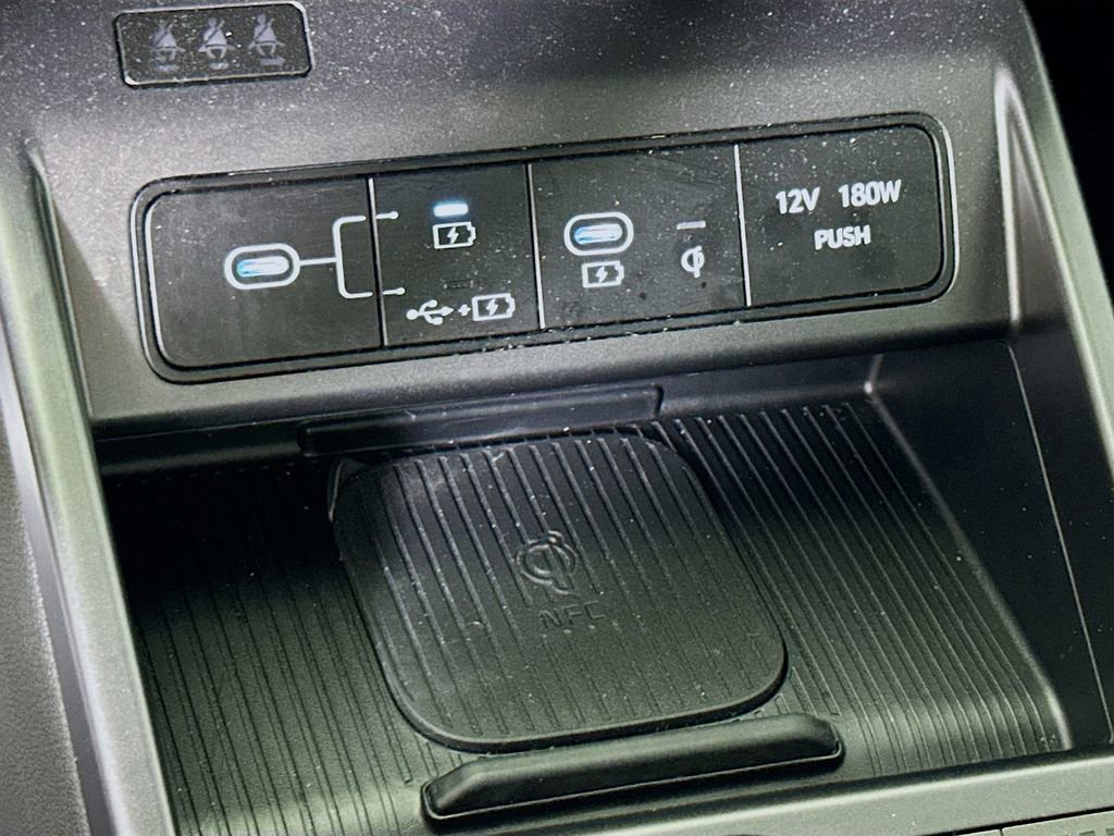Used 2025 Hyundai Kona Limited image 30