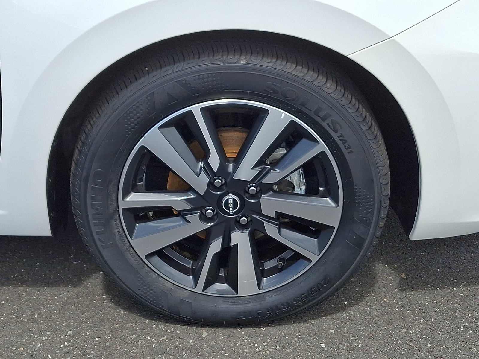 Used 2025 Nissan Versa SV FWD image 8
