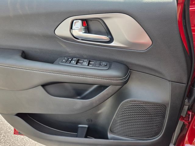 New 2026 Chrysler Voyager LX FWD image 19