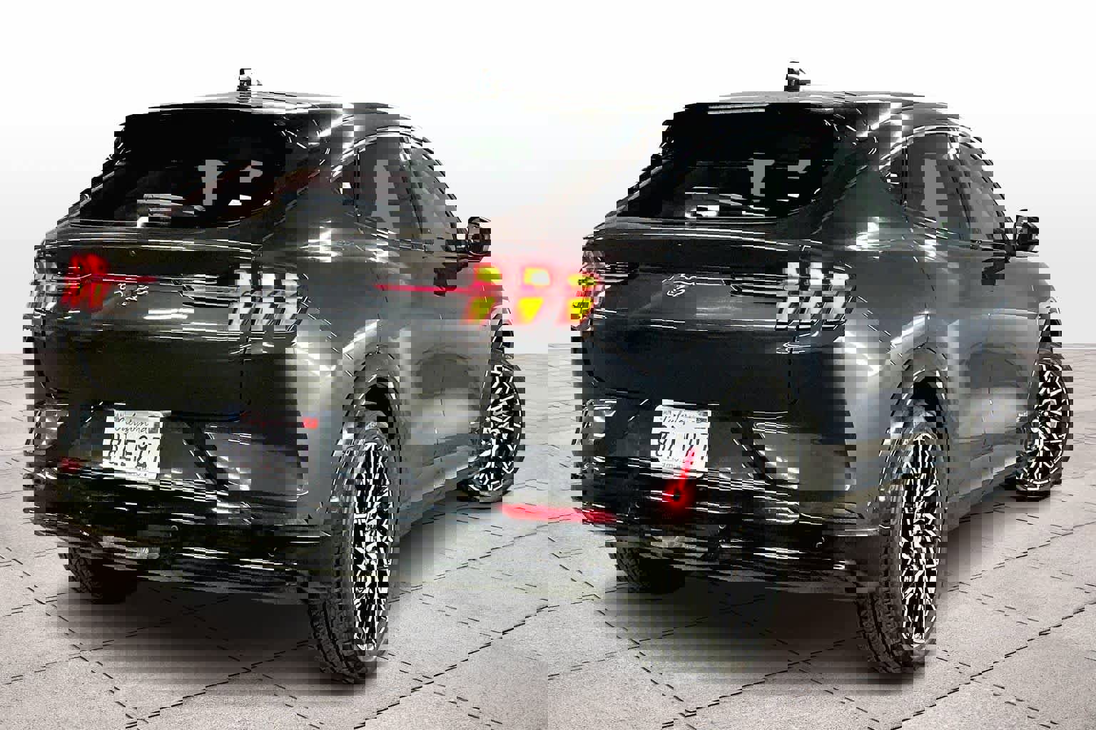 Used 2021 Ford Mustang Mach-E Premium image 16