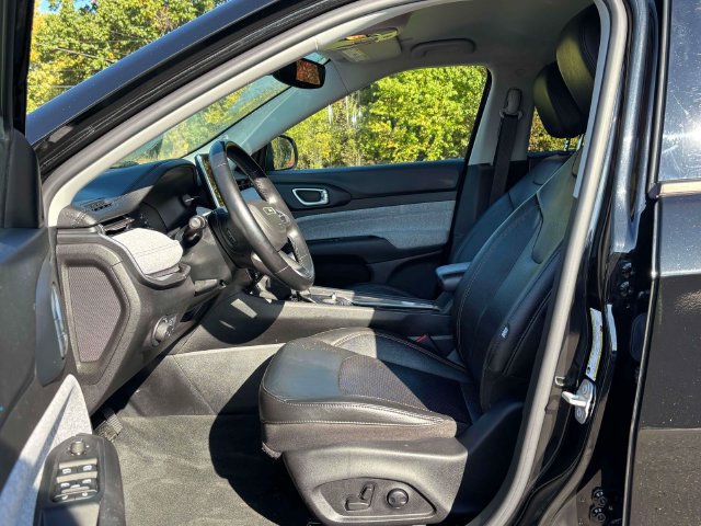 Used 2022 Jeep Compass Latitude AWD/4WD image 6