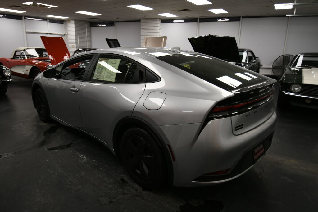 Used 2024 Toyota Prius LE image 5