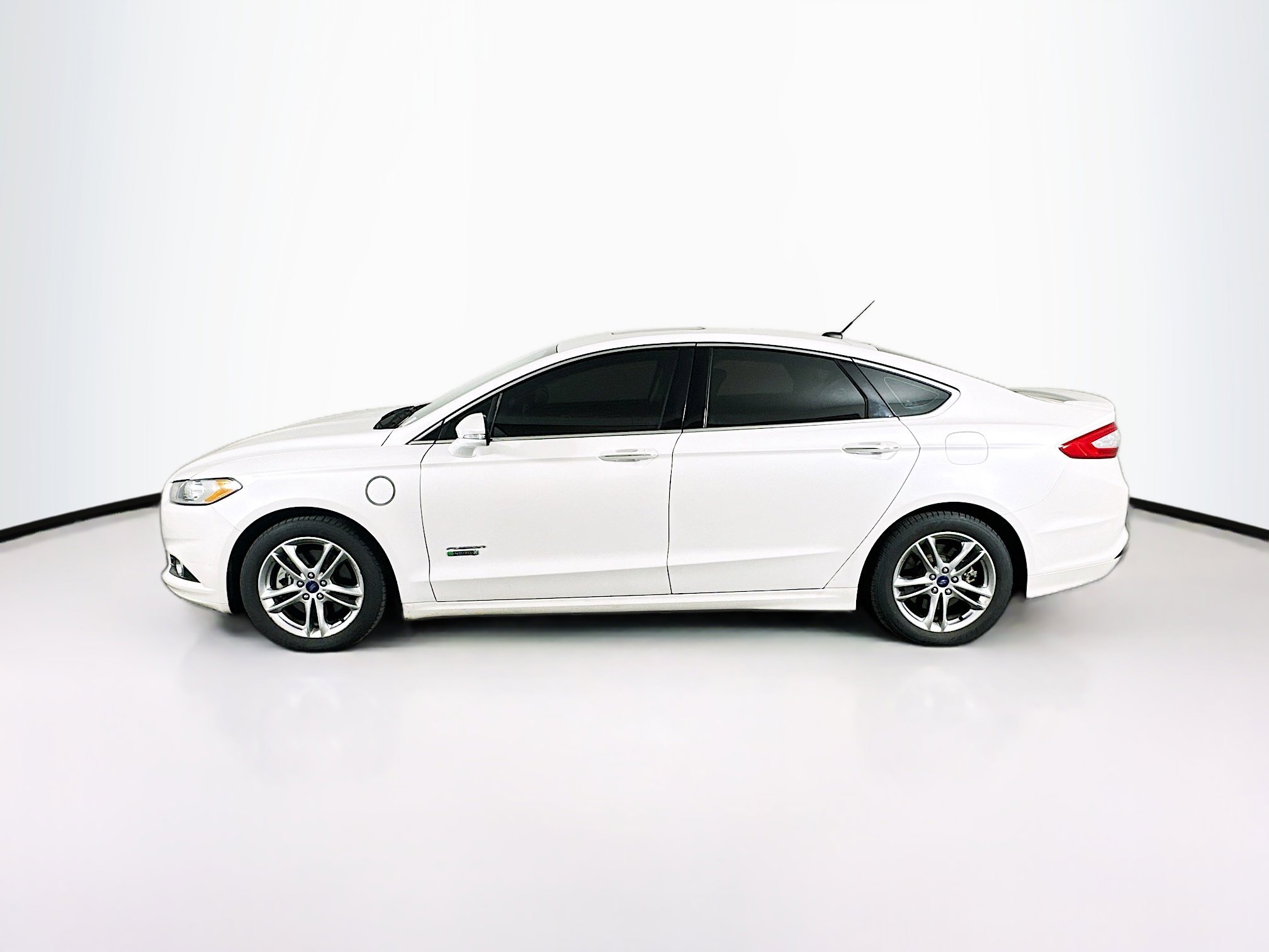 Used 2015 Ford Fusion Energi Titanium image 4