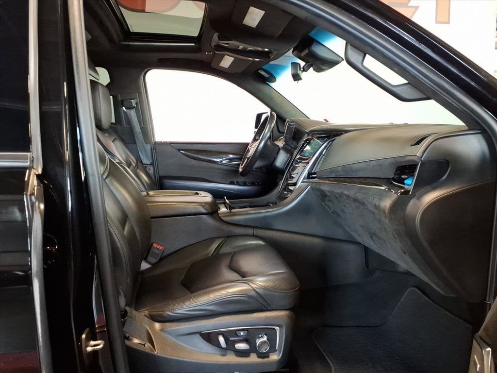 Used 2018 Cadillac Escalade ESV Platinum image 14