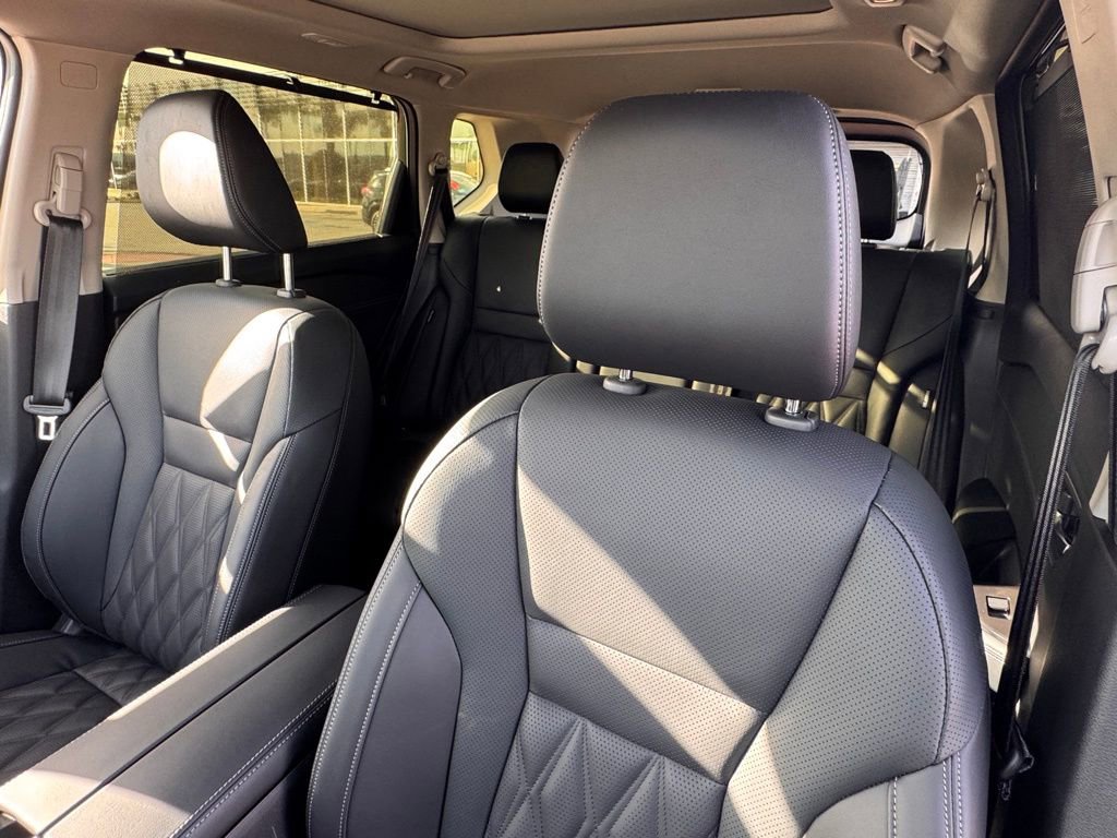 New 2026 Nissan Rogue Platinum image 10