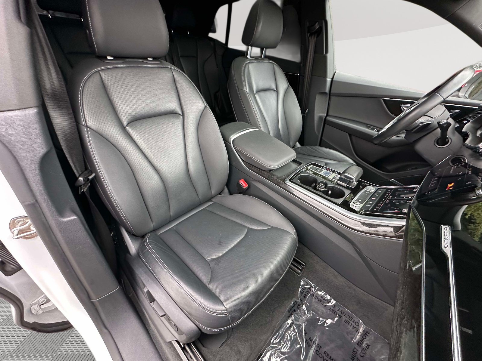 Used 2019 Audi Q8 Premium Plus w/ Premium Plus AWD/4WD image 32