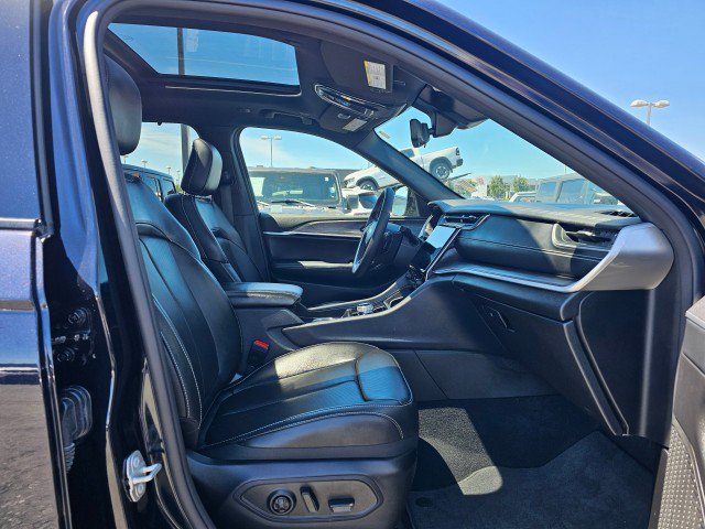 Certified 2024 Jeep Grand Cherokee Limited w/ Luxury Tech Group II AWD/4WD image 10