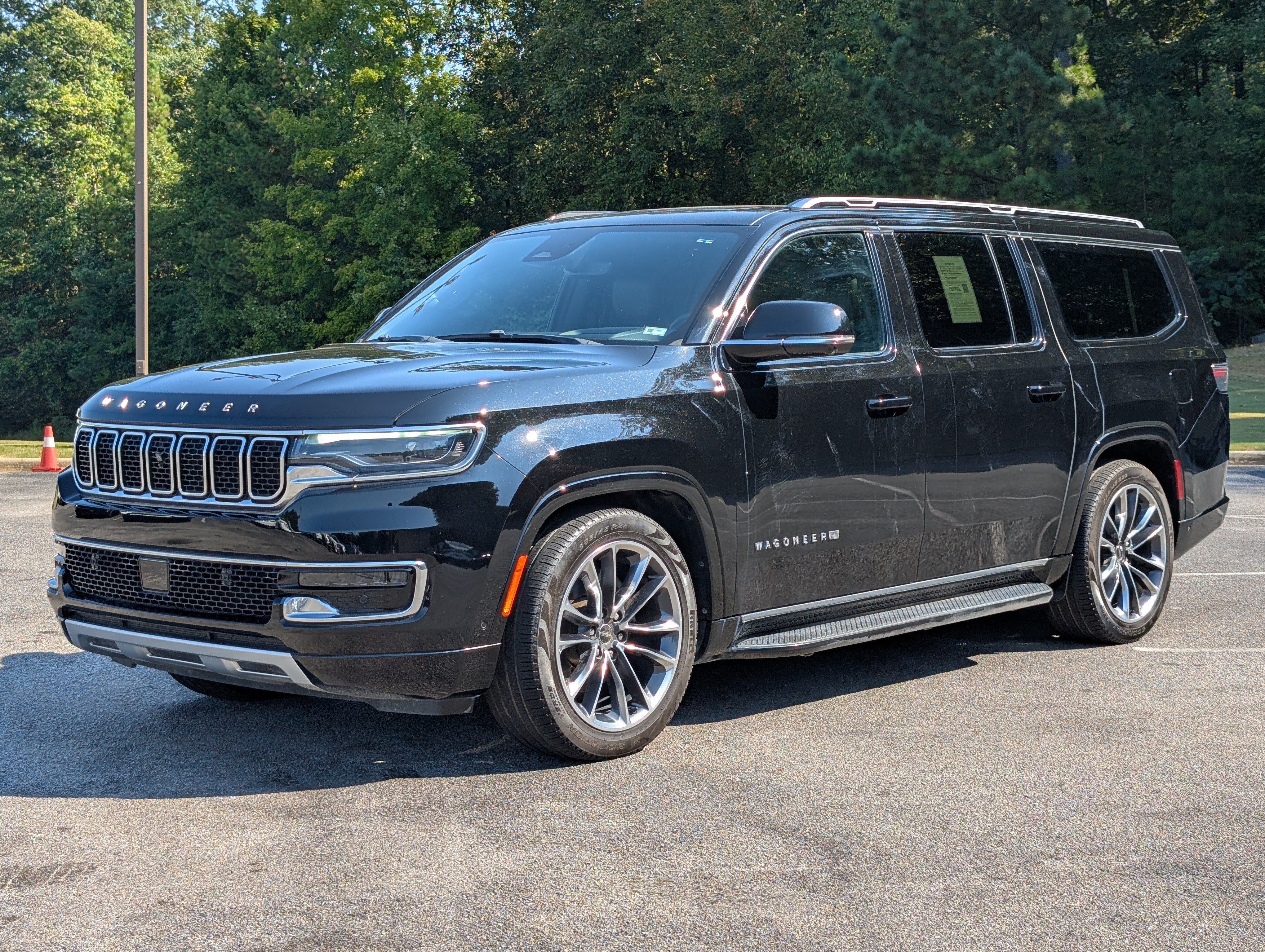 Used 2024 Jeep Wagoneer L Series II w/ Convenience Group I AWD/4WD image 5