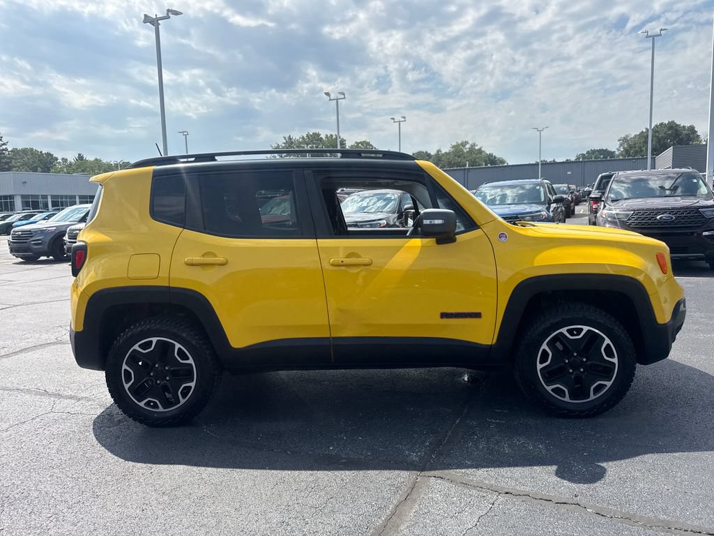 Used 2016 Jeep Renegade Trailhawk w/ Cold Weather Group AWD/4WD image 7