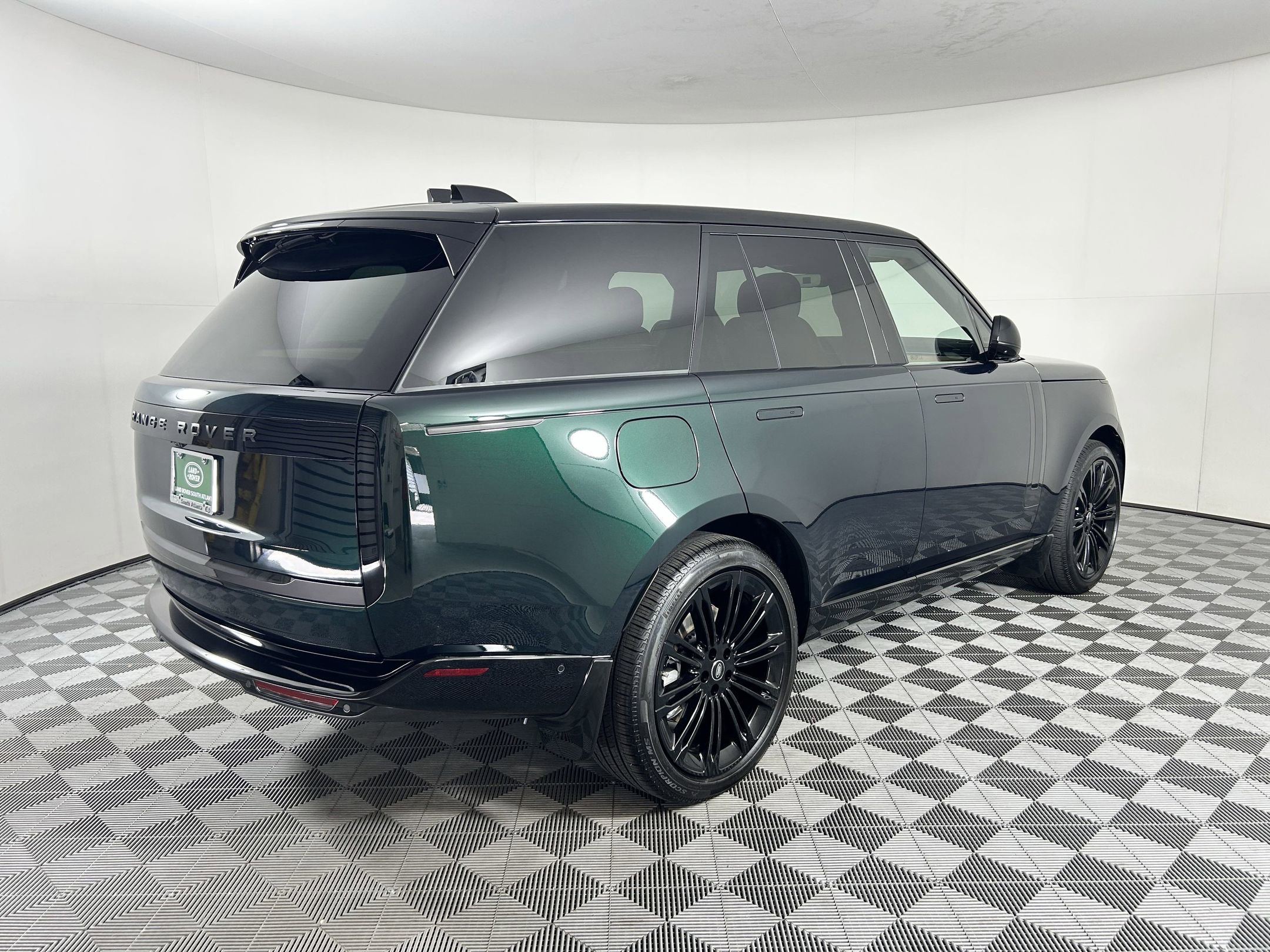 New 2025 Land Rover Range Rover SE image 7