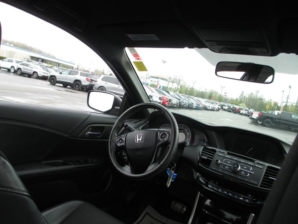 Used 2017 Honda Accord Sport image 20