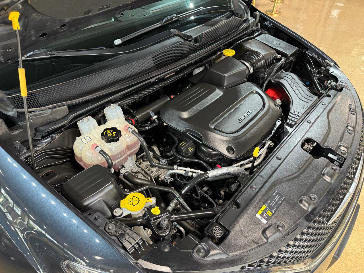Used 2019 Chrysler Pacifica Touring-L image 56