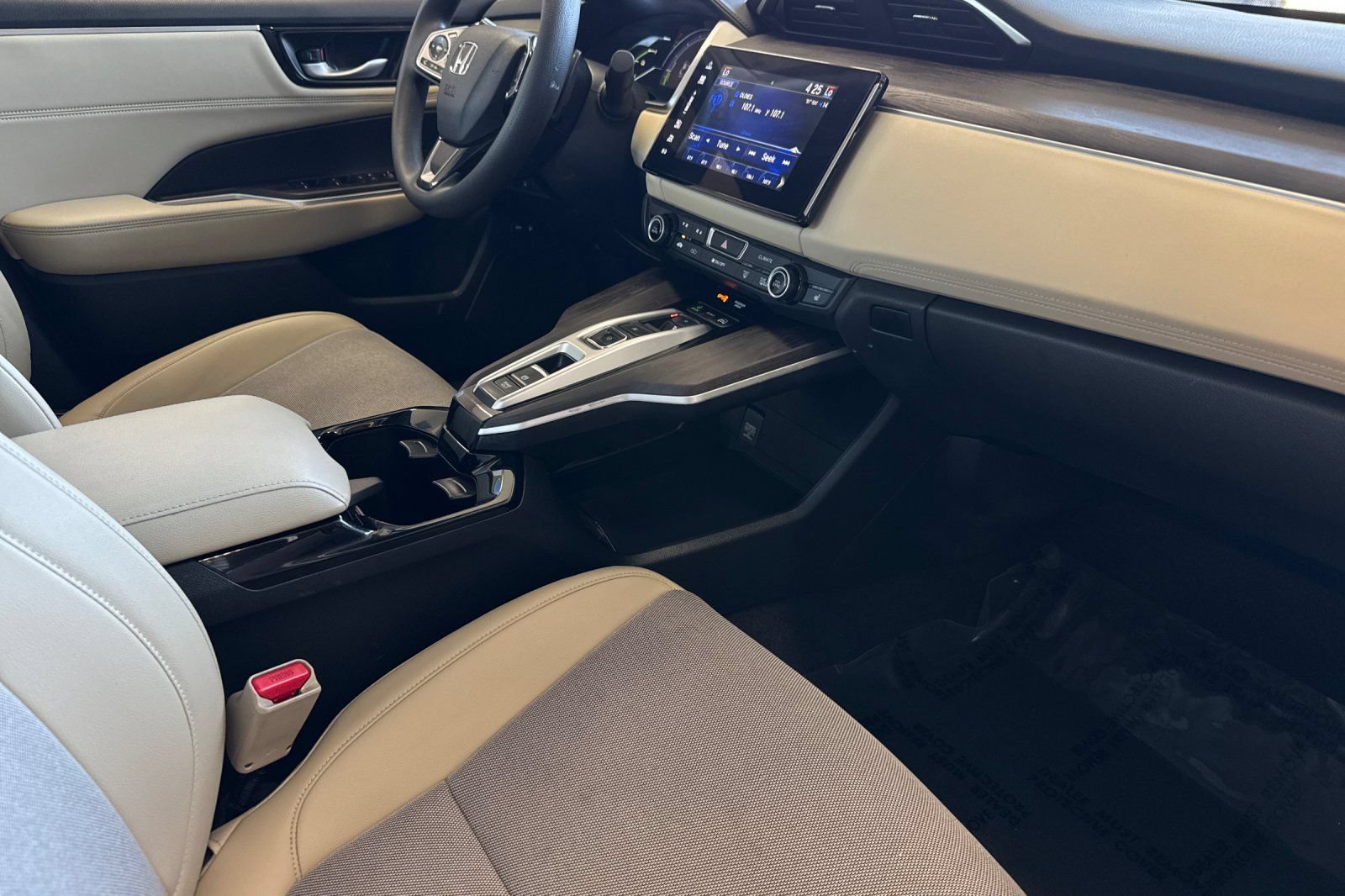 Certified 2019 Honda Clarity Plug-In Hybrid image 15
