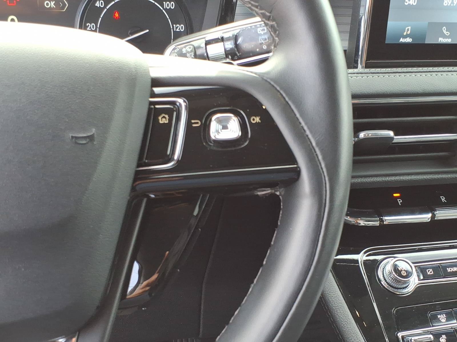 Used 2022 Lincoln Corsair AWD w/ Premium Package image 18